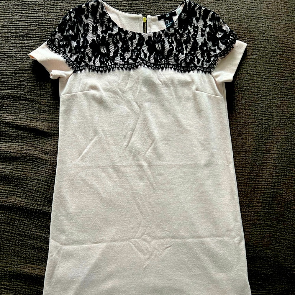 Brand New H&M lace dress, size XS